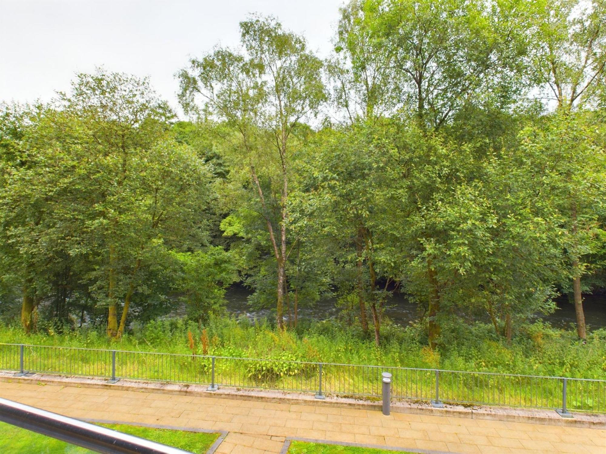 Wild Roses Serviced - District * Backbarrow